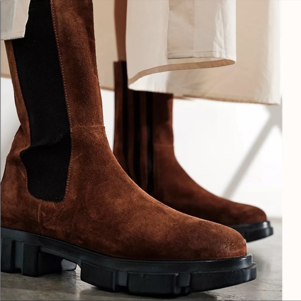 Free People Brooks Brown Sueded Leather Lug Sole Chelsea Boot EU 38 US 8
